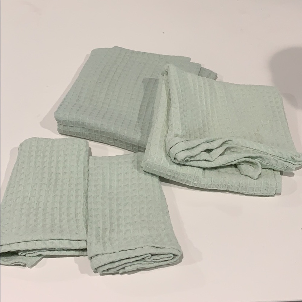 Bathen Towel Set